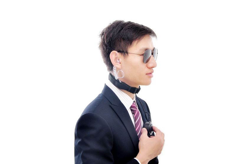 CQtransceiver Quality Noise Cancelling Whisper Tactical Throat Microphone Headset Earpiece for Airsoft Paintball Motorcycle Riding Night Club Use With Baofeng Kenwood Retevis Portable Walkie Talkie