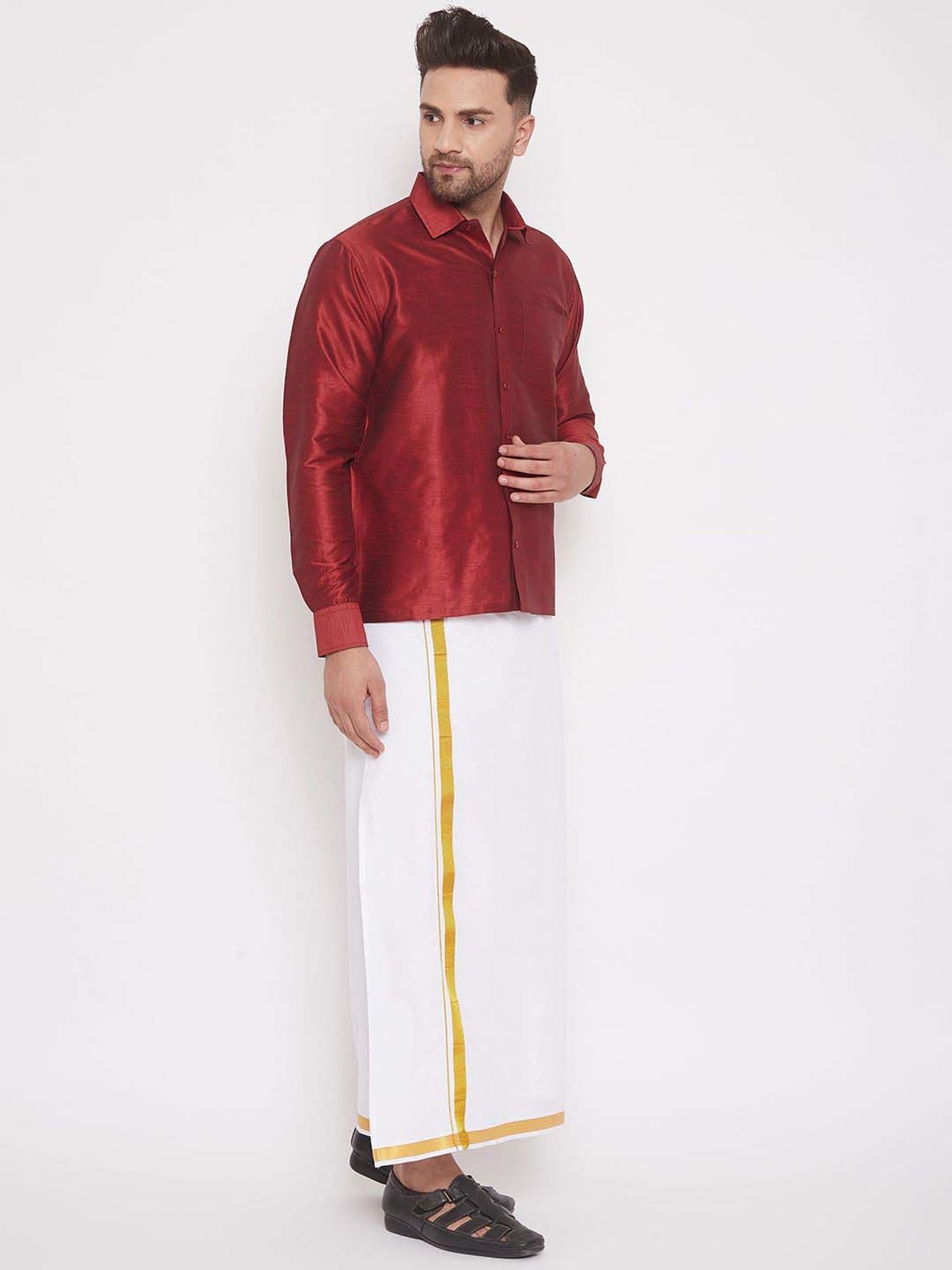 Vastramay Maroon & White Regular Fit Ethnic Shirt With Mundu