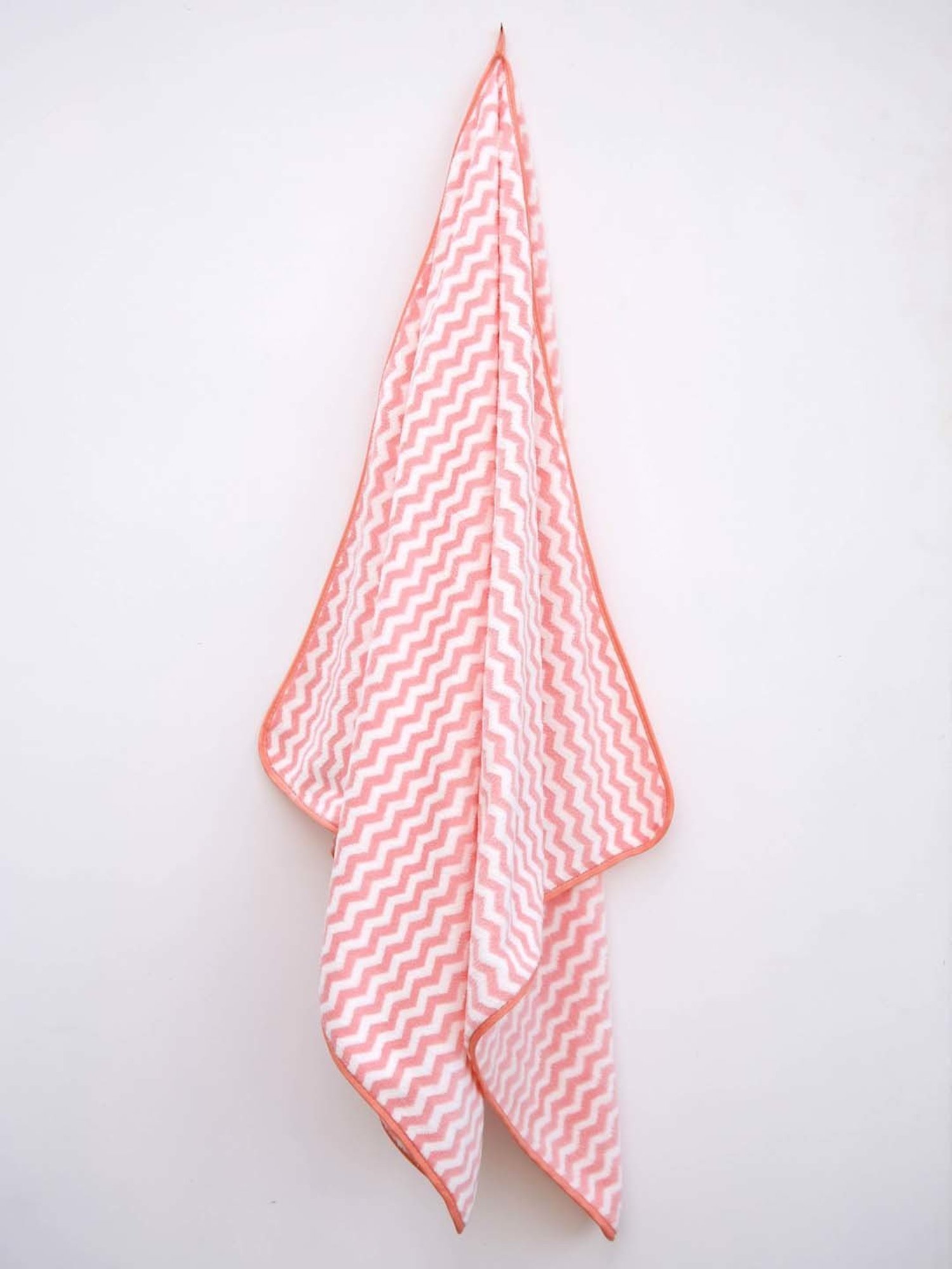 Ariana Pink & White Cotton 400 GSM Bath Towel with Attachment For Hanging - Set of 1
