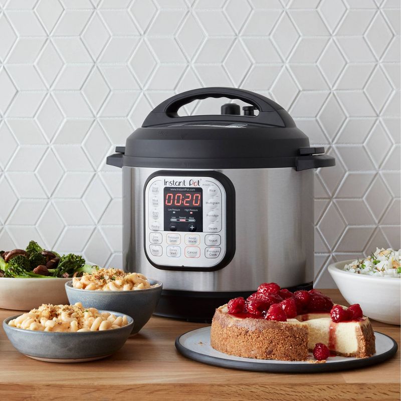 Instant Pot Duo 6 qt 7-in-1 Electric Pressure Cooker