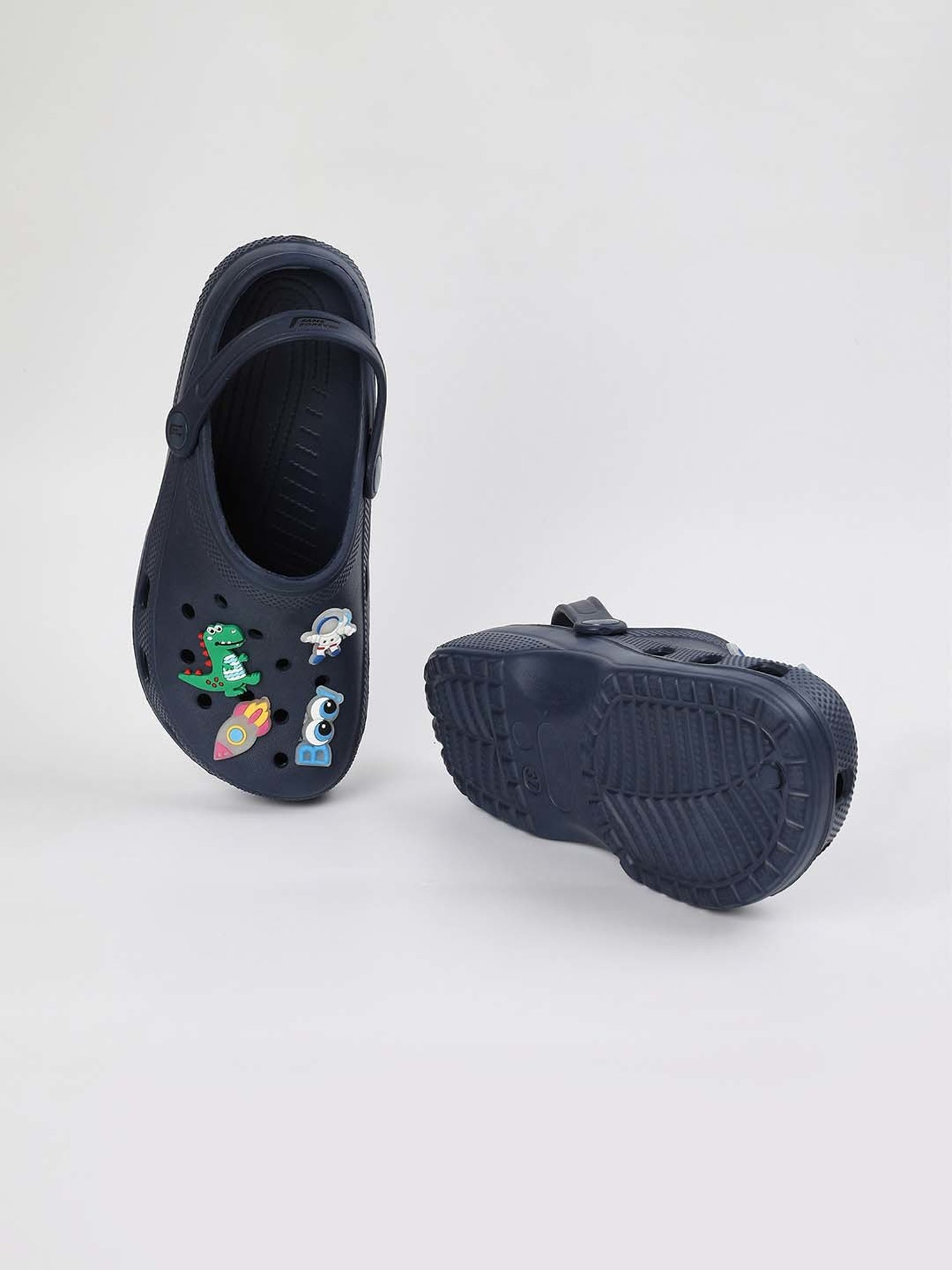 FAME FOREVER Kids Navy Back Strap Clogs