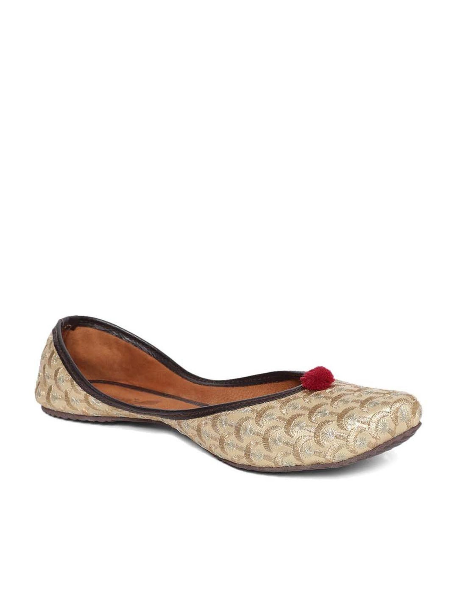 Glam Story Women's Gold Ethnic Juttis