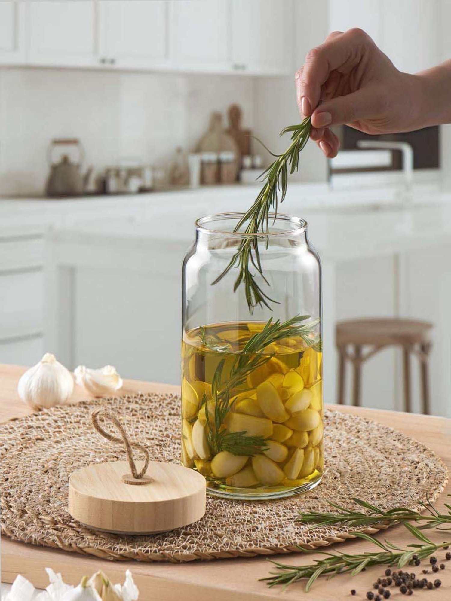 Pasabahce Transparent Woody Jar (1.13 L)