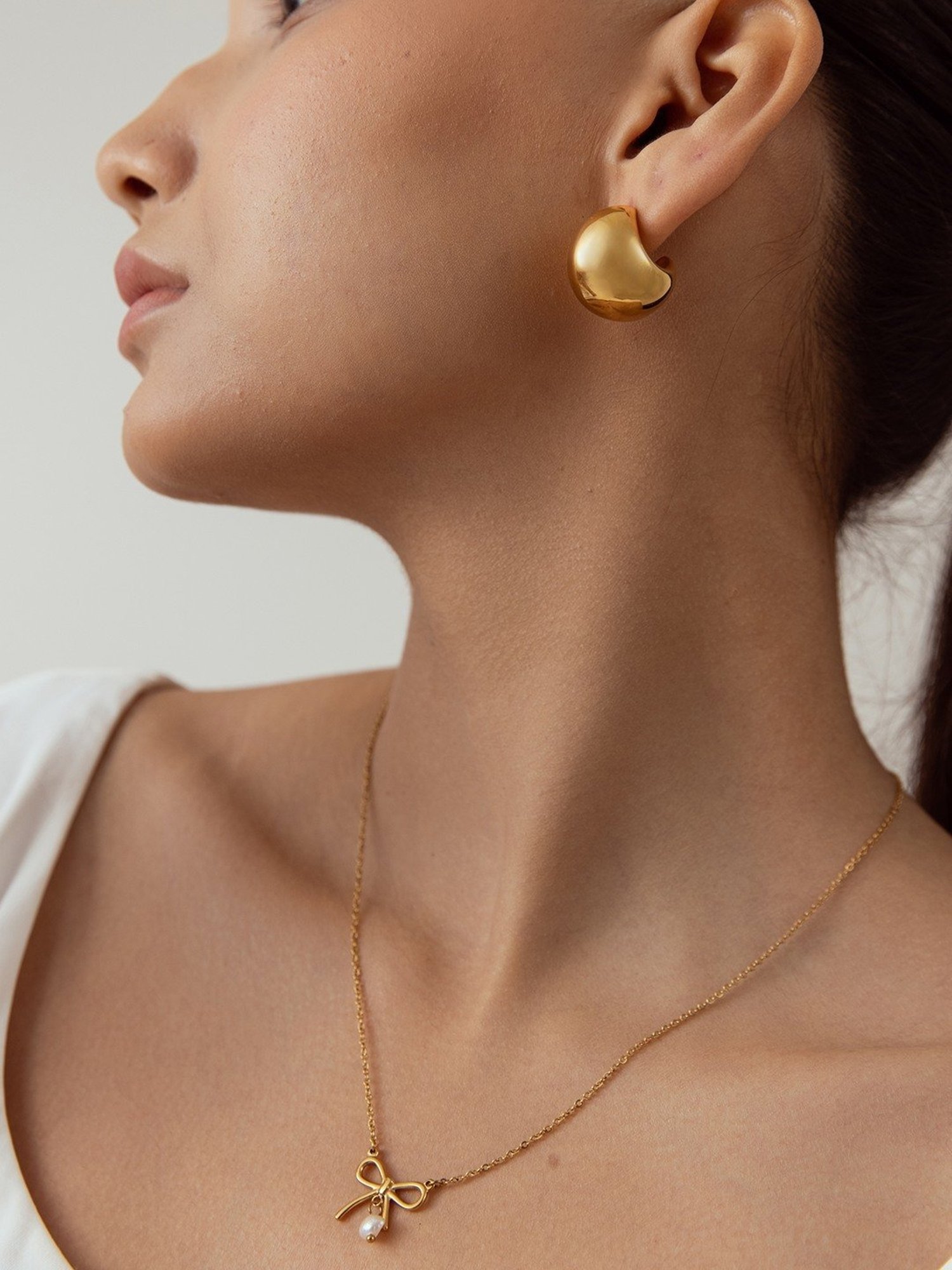 Perfectly Average Hollow Chunky Hoops