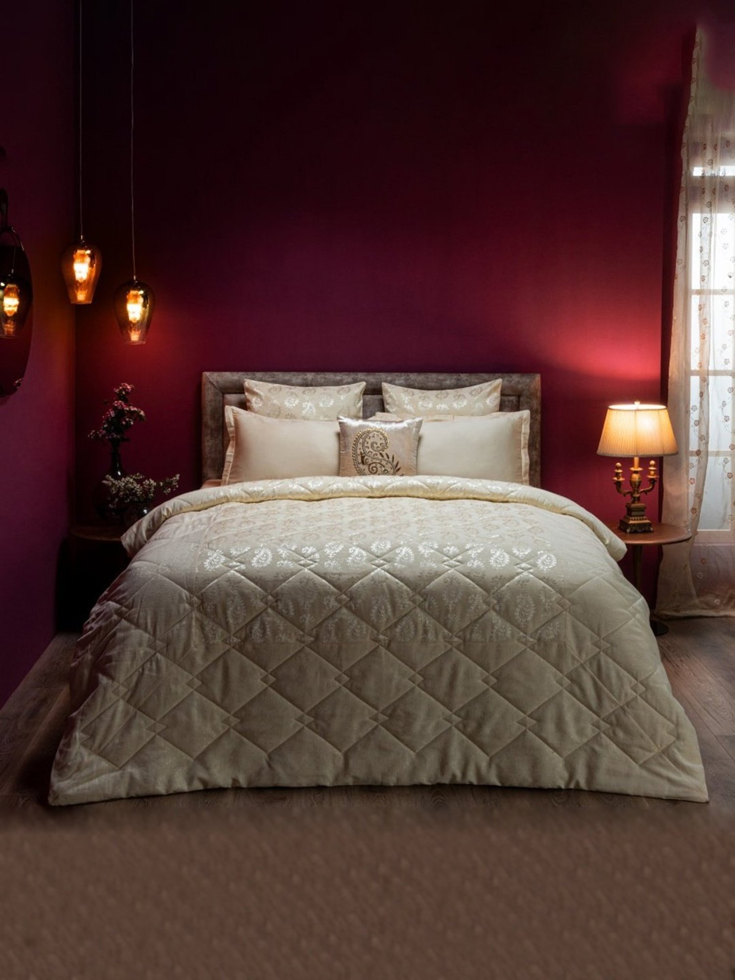 Spaces Paisley Ivory 210 TC Cotton Bed Sheet Set