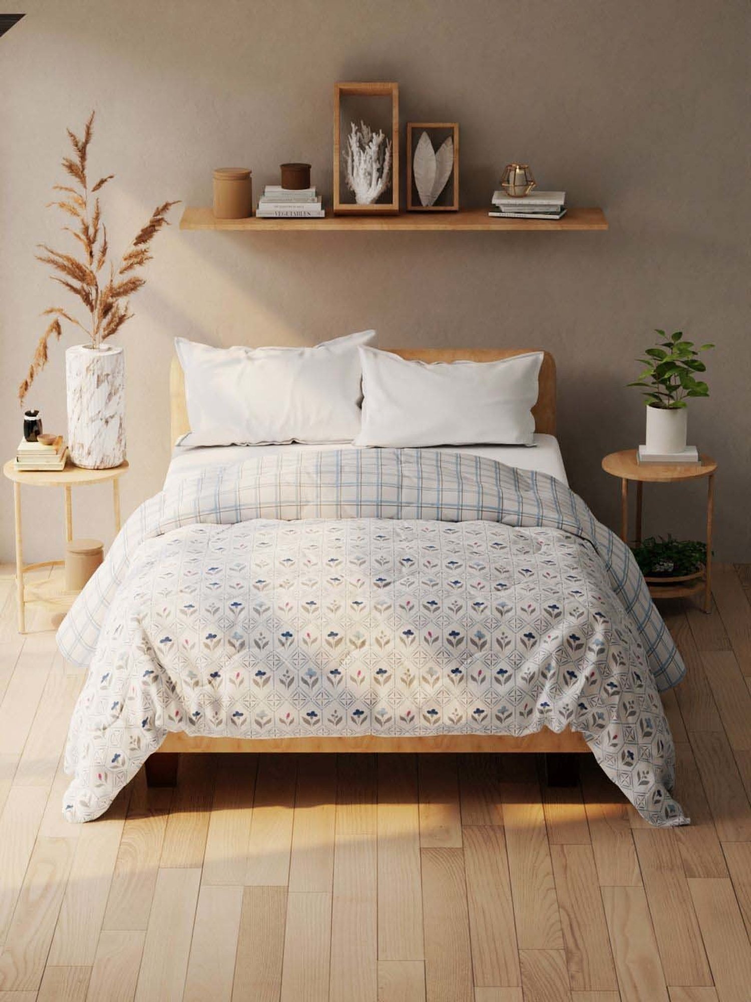 Bianca Romelio Ivory & Blue 152 TC Micro Fabric Double Comforter