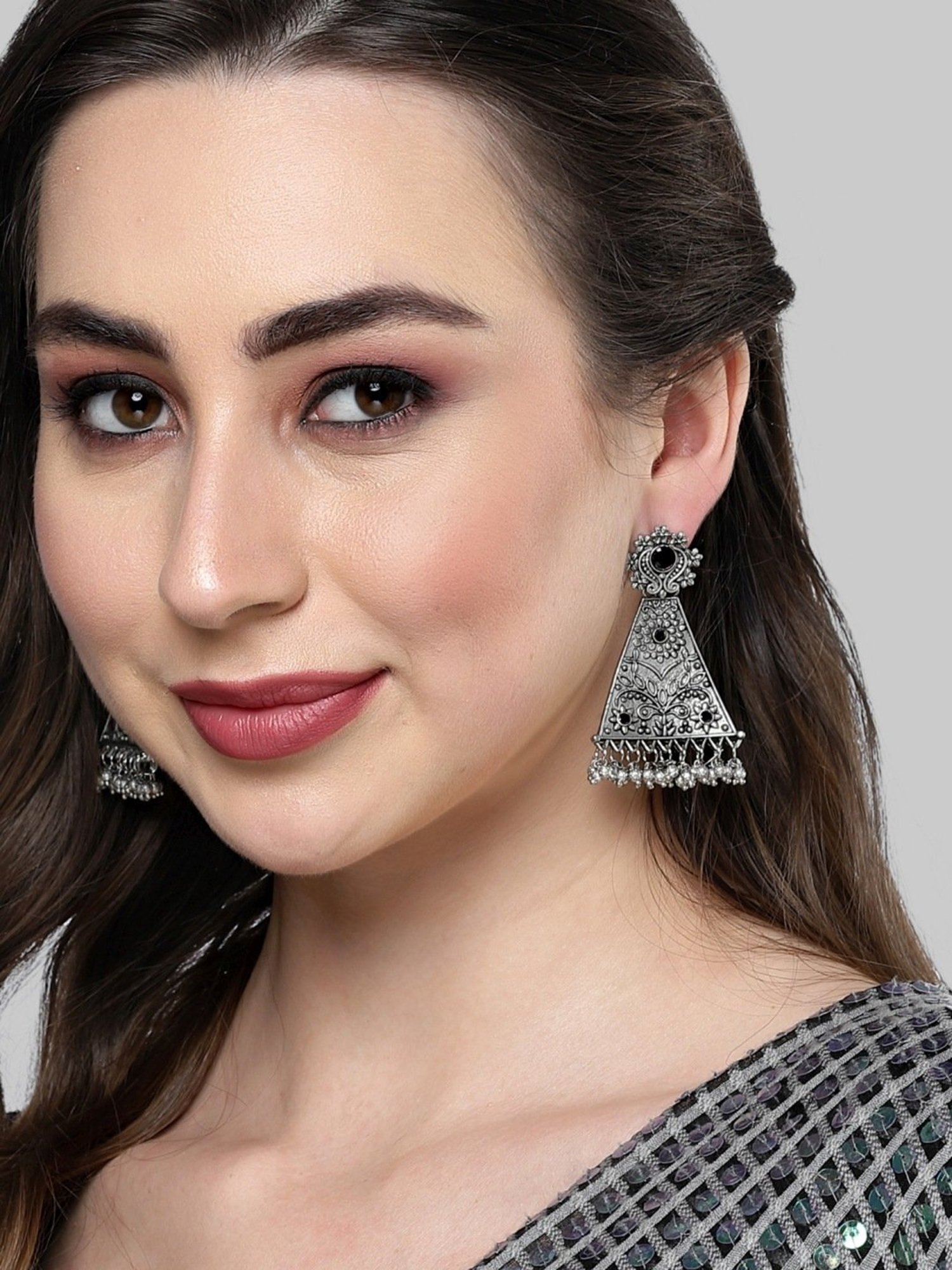 Karatcart Oxidised Silver Black Stone Floral Design Drop Earring for Women