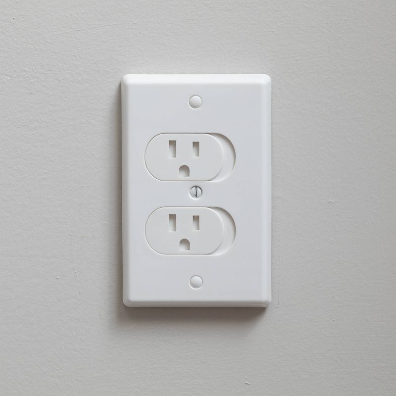Qdos Universal Self-Closing Outlet Covers - White 3pk