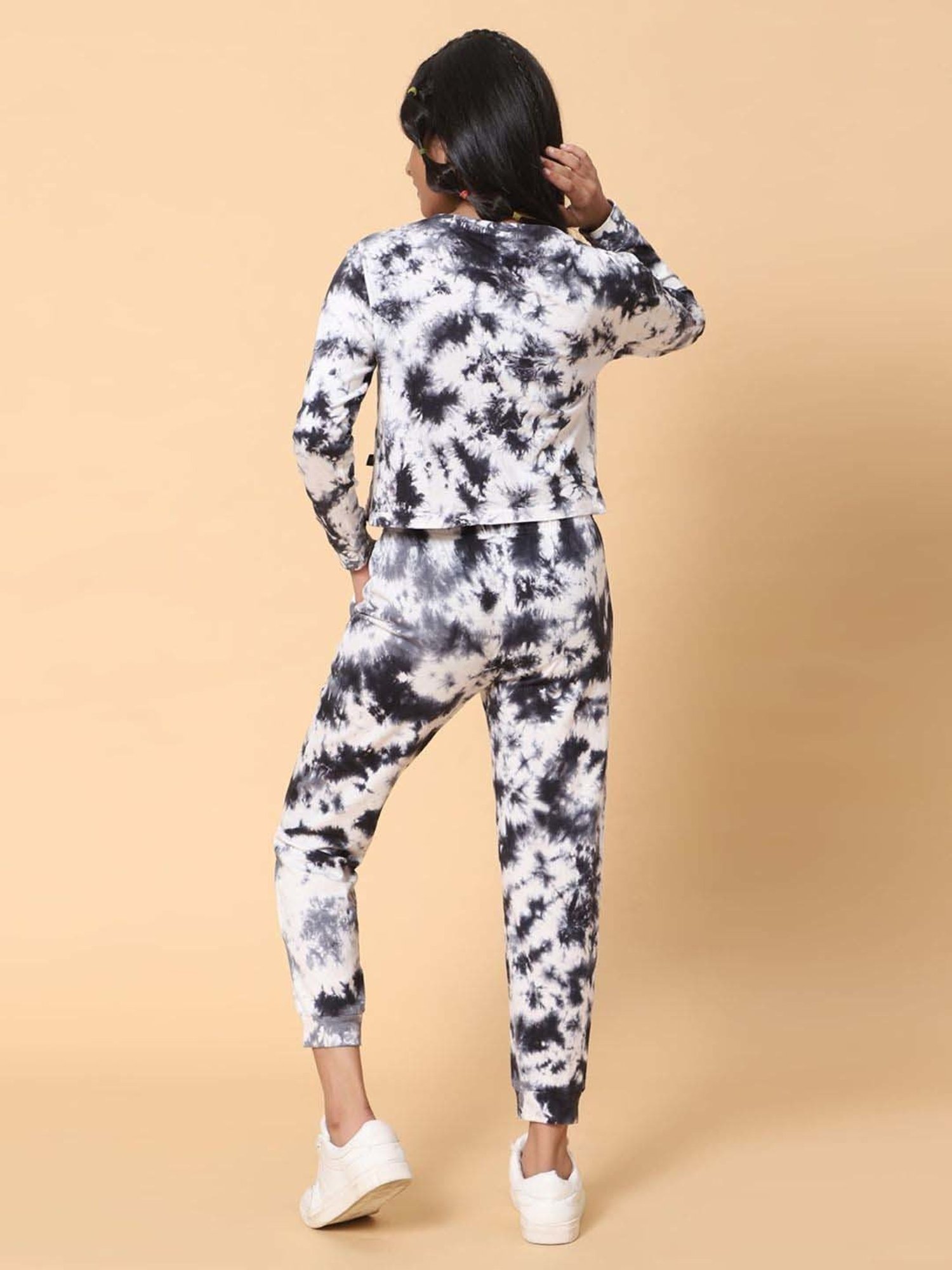 Akkriti by Pantaloons Kids Red & Cream Embroidered Kurta Set