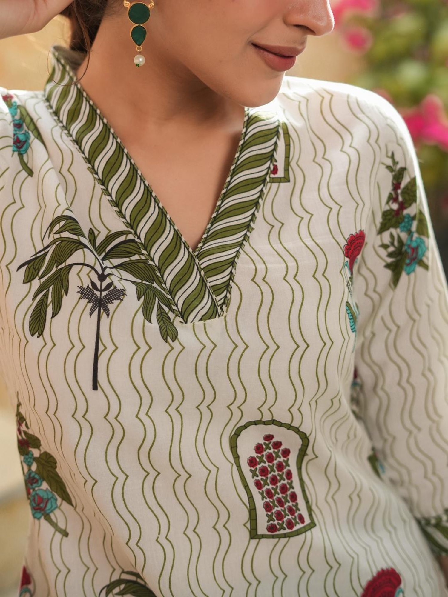 Rain and Rainbow Off White & Green Cotton Printed Straight Kurti