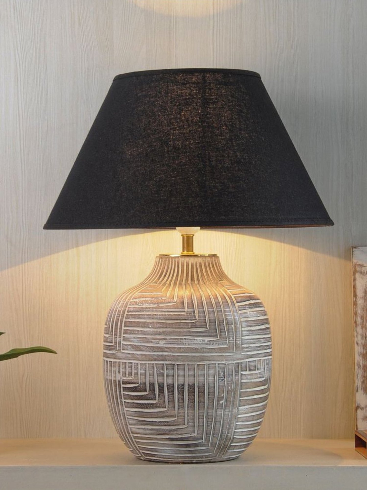Kapoor Lamp Shades Distress White & Black Wood Cumberland Cotton Shade Table Lamp