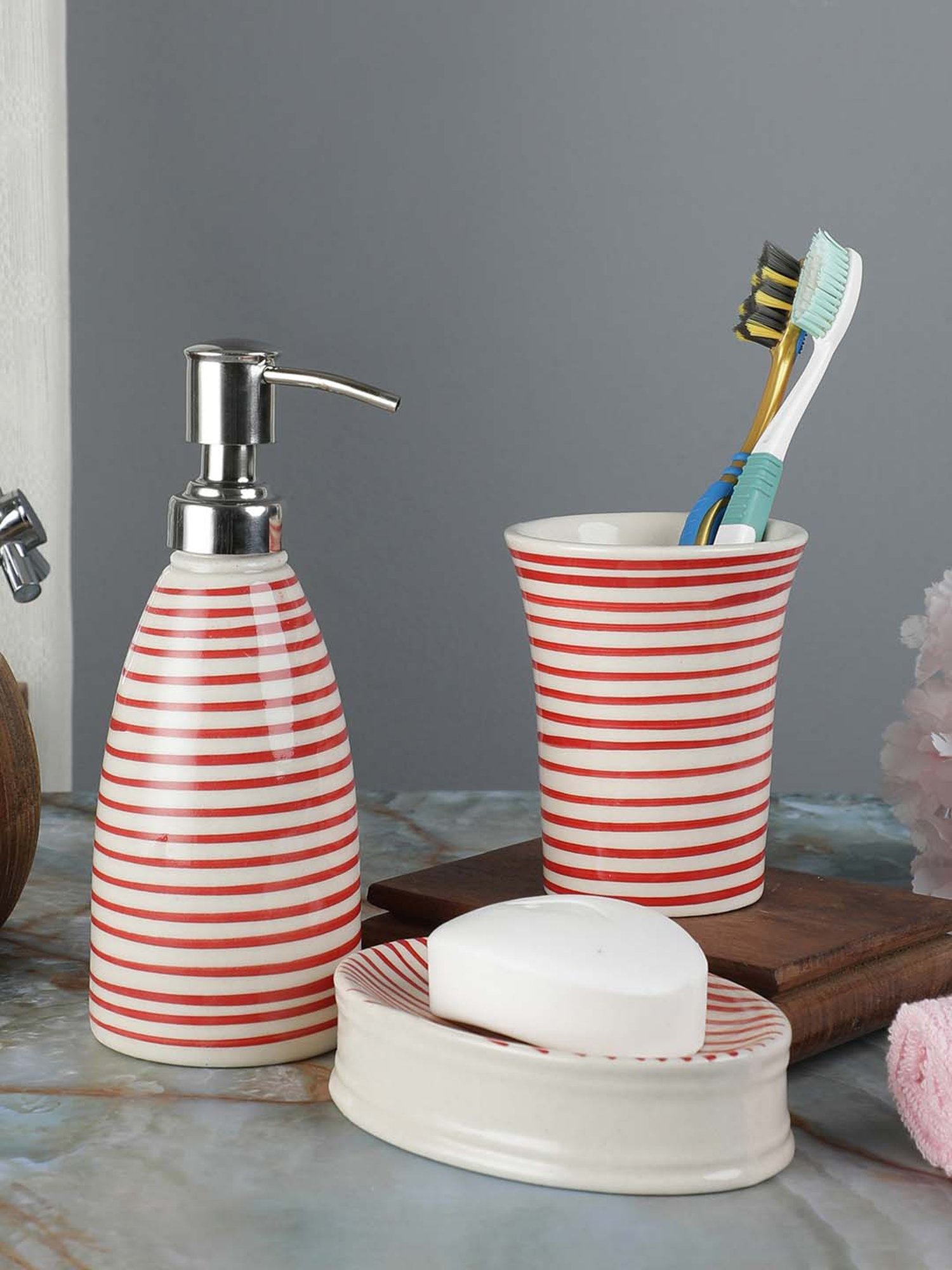 VarEesha Aztec Multicolor Ceramic Bath Accessories - Set of 2