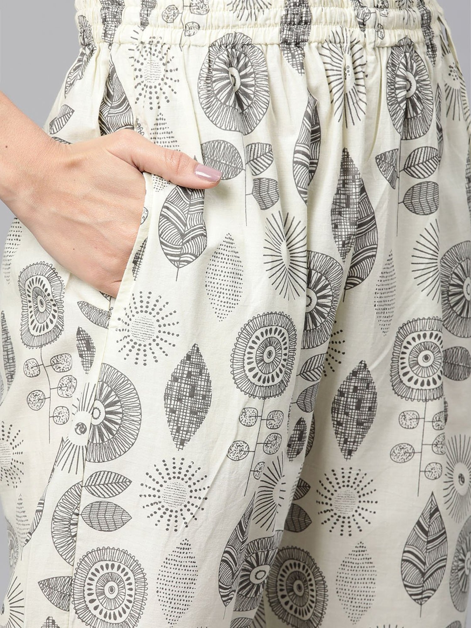 Anubhutee Off-White Cotton Printed Kurti Pyjama Set