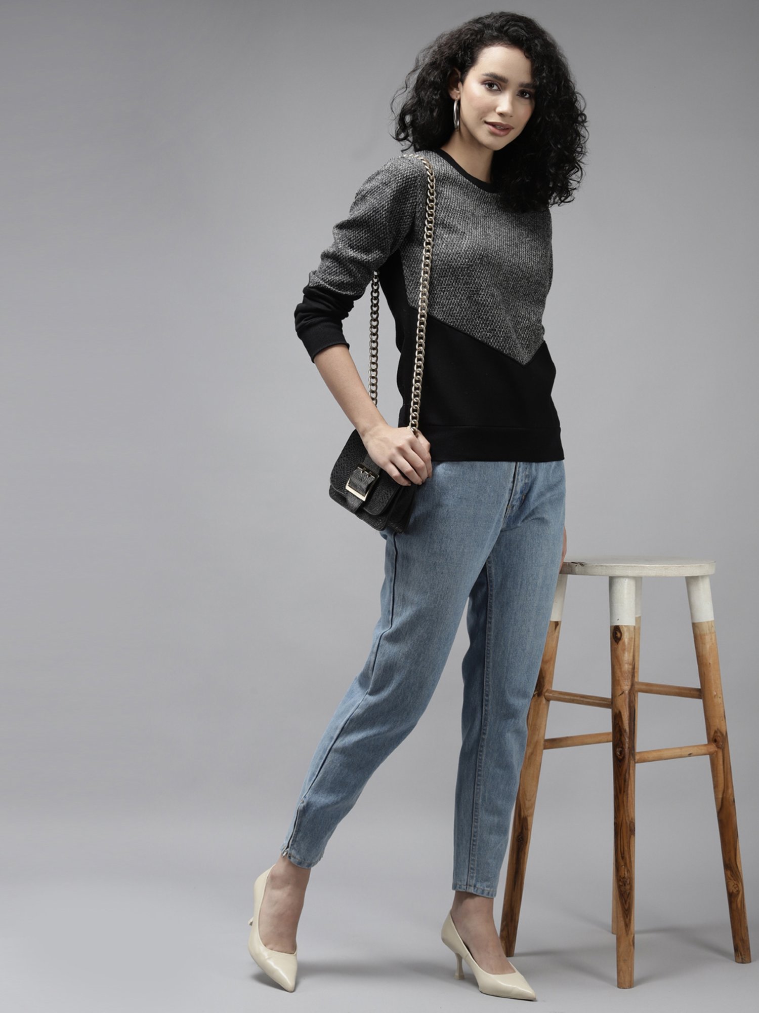 Cayman Black Regular Fit Sweatshirt