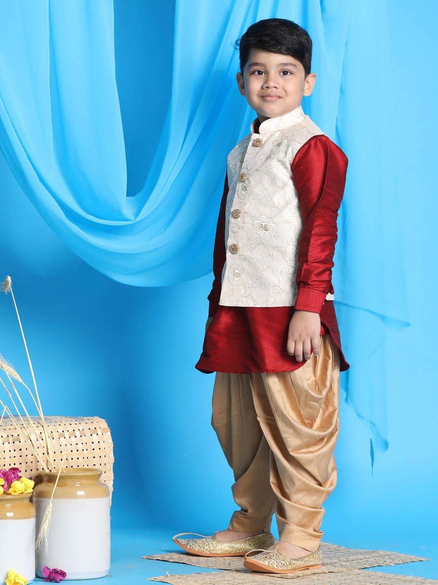 VASTRAMAY Boys Multicolor Embroidery Full Sleeves Kurta Sets