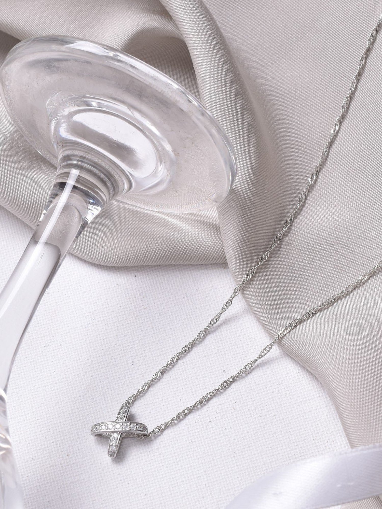 Joker & Witch Silver Romance Kriss Kross Silver Necklace