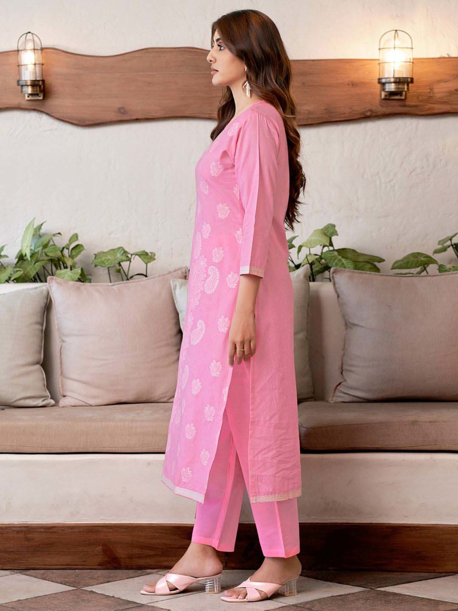 Skylee Pink Cotton Woven Pattern Kurta Pant Set With Dupatta