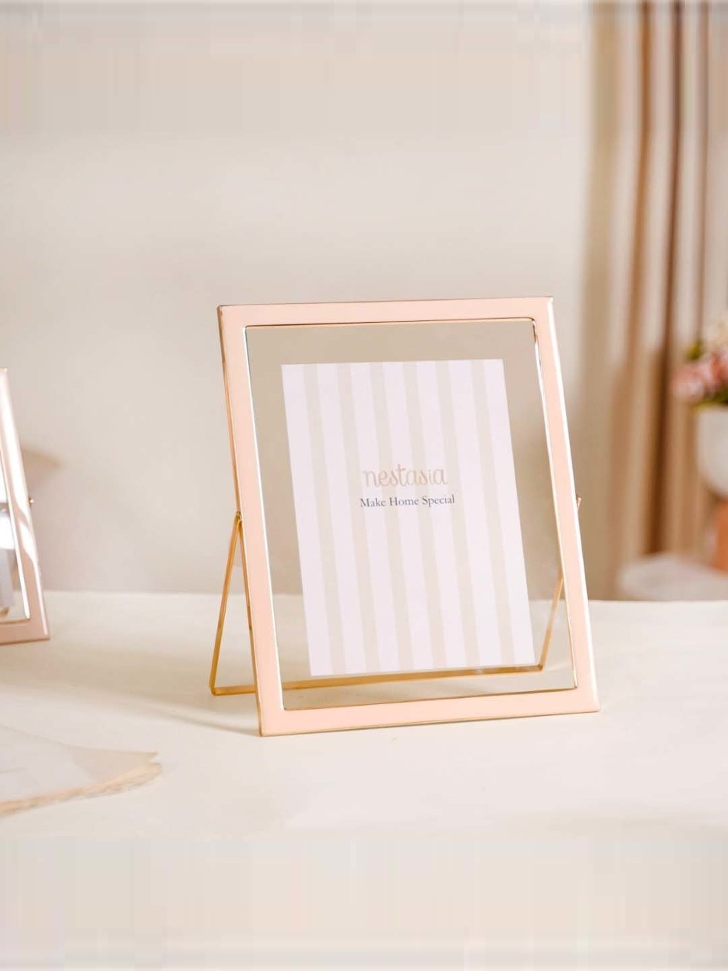 Art Street Gold Engineered Wood Swing Fashion Resin Vintage Photo Frame