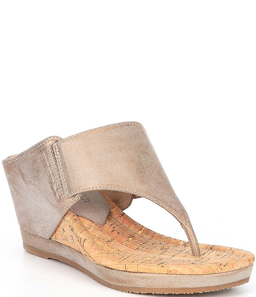 Donald Pliner Malone Leather Hooded Thong Wedge Sandals