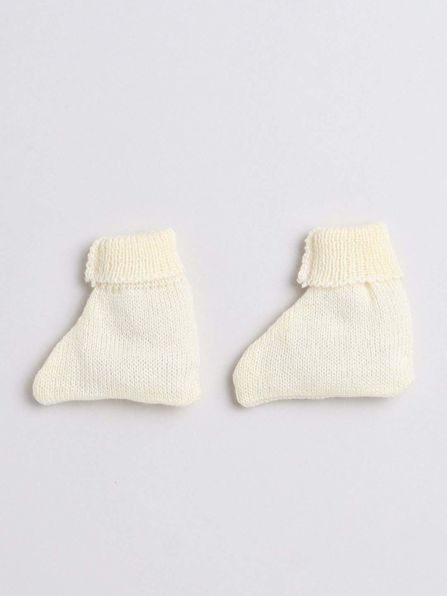 Little Angels Kids Cream Textured Pattern Full Sleeves Sweater Set