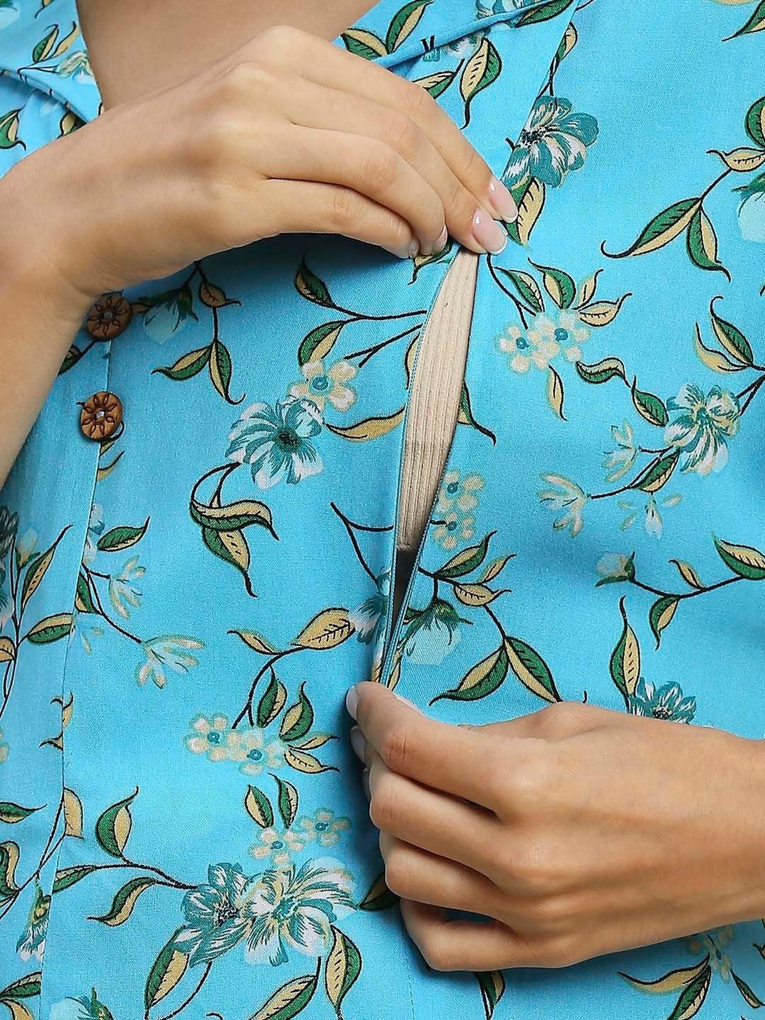 MomToBe Blue Printed Maternity Kurti