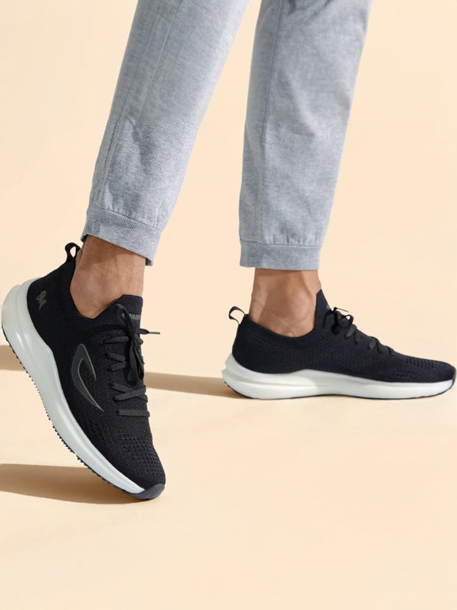 Neemans Men's Whoosh Lite Black Running Shoes