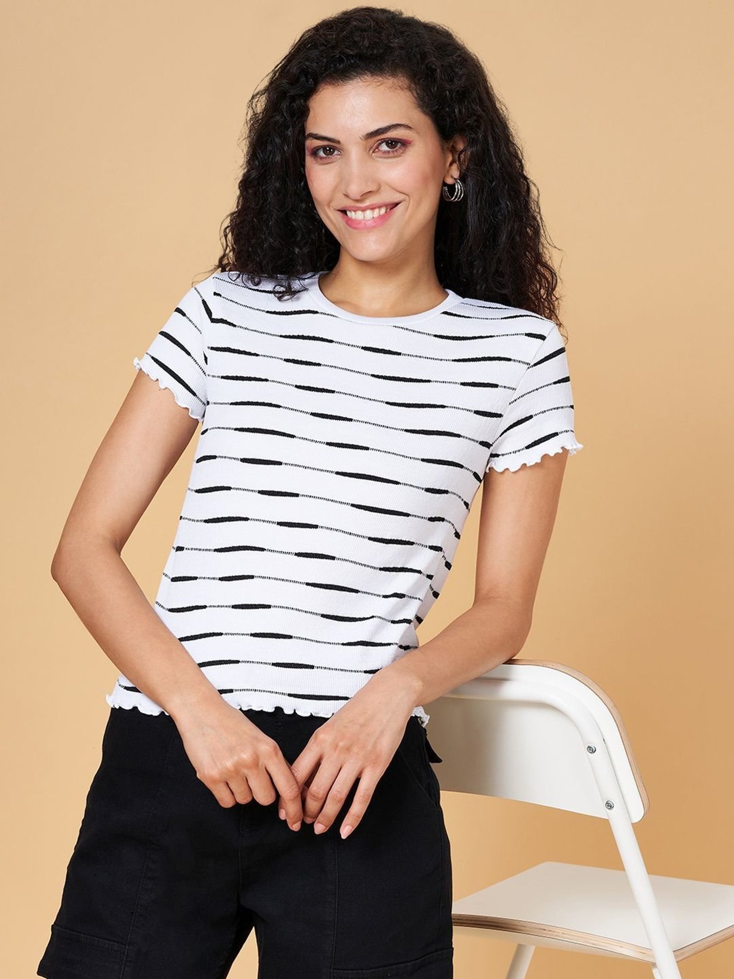 People by Pantaloons White Self Pattern Top