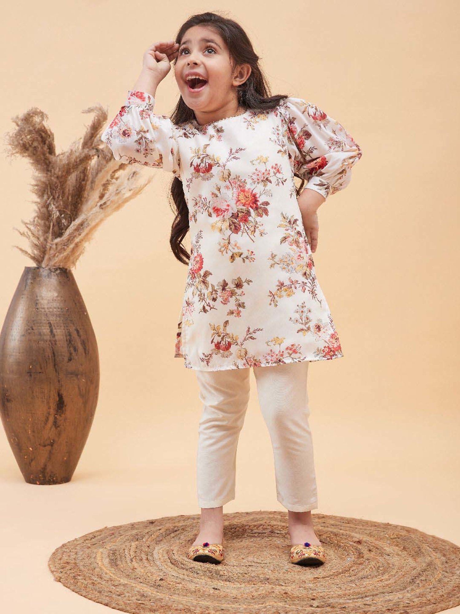 VASTRAMAY Girls Cream Floral Clothing Sets