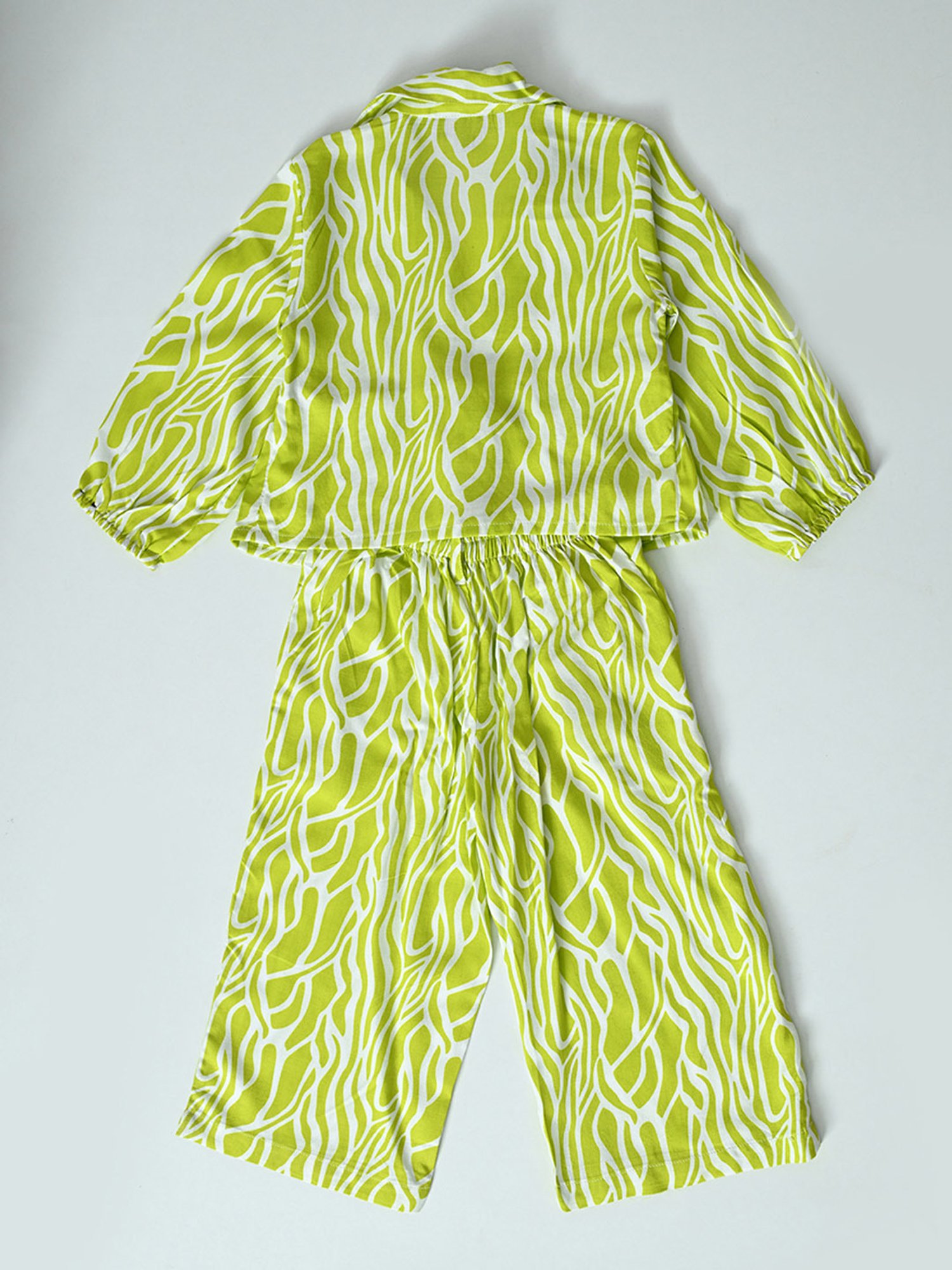 Bella Moda Girls Green & White Printed Full Sleeves Top with Trousers