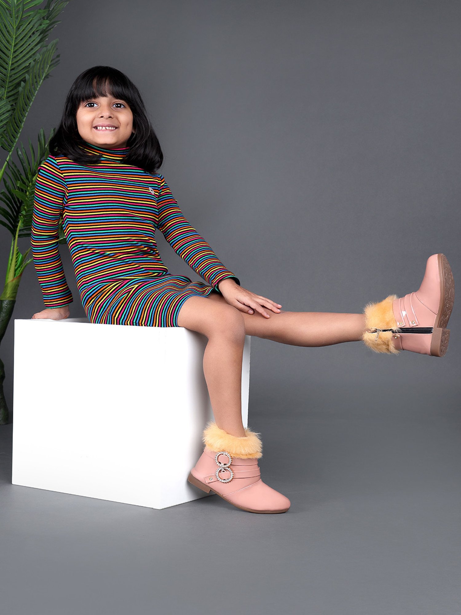 Tiny Bugs Girls Off White & Pink Party Wear Slip Ons