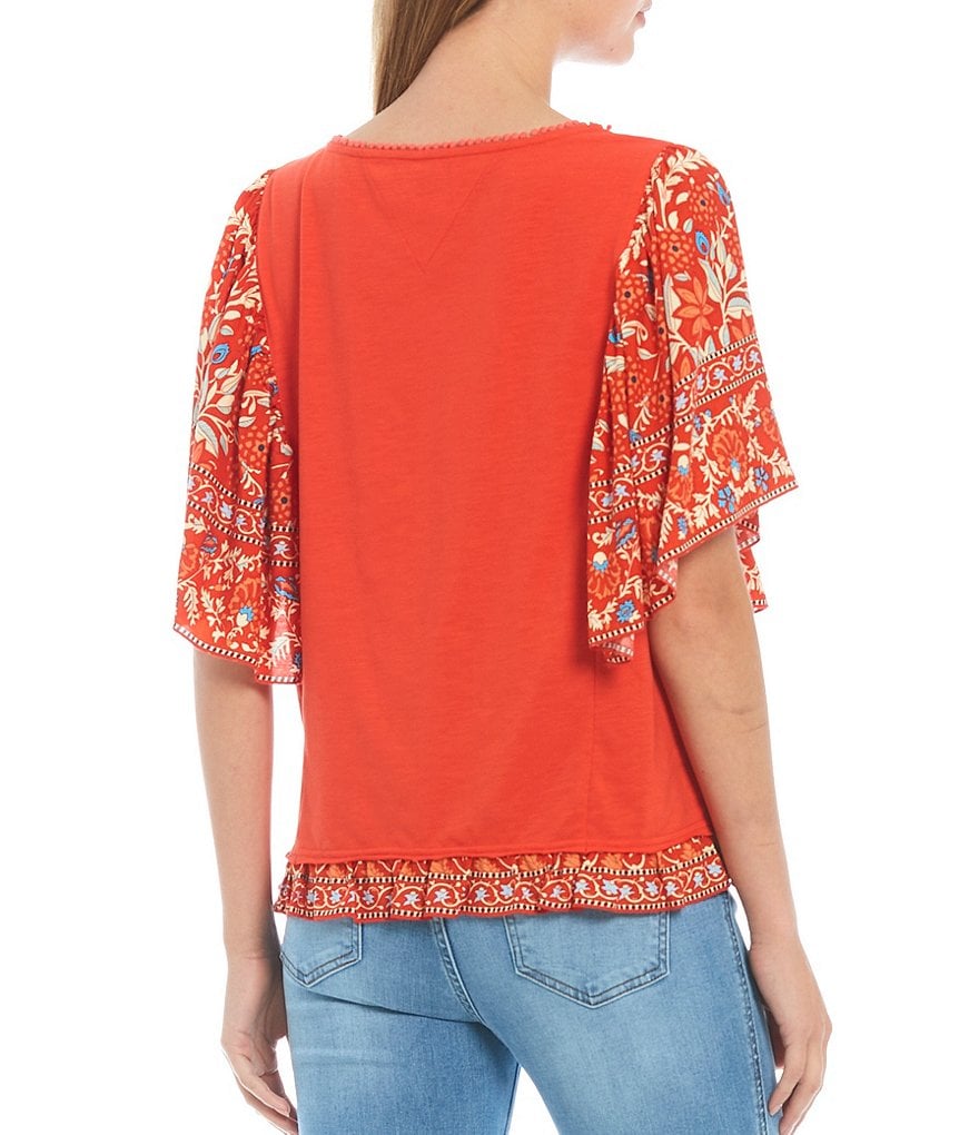 Tru Luxe Jeans V-Neck Jersey Knit Border Print Top