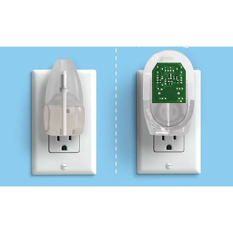 Febreze Plug Wood Refill with Fade Defy Technology - 2ct