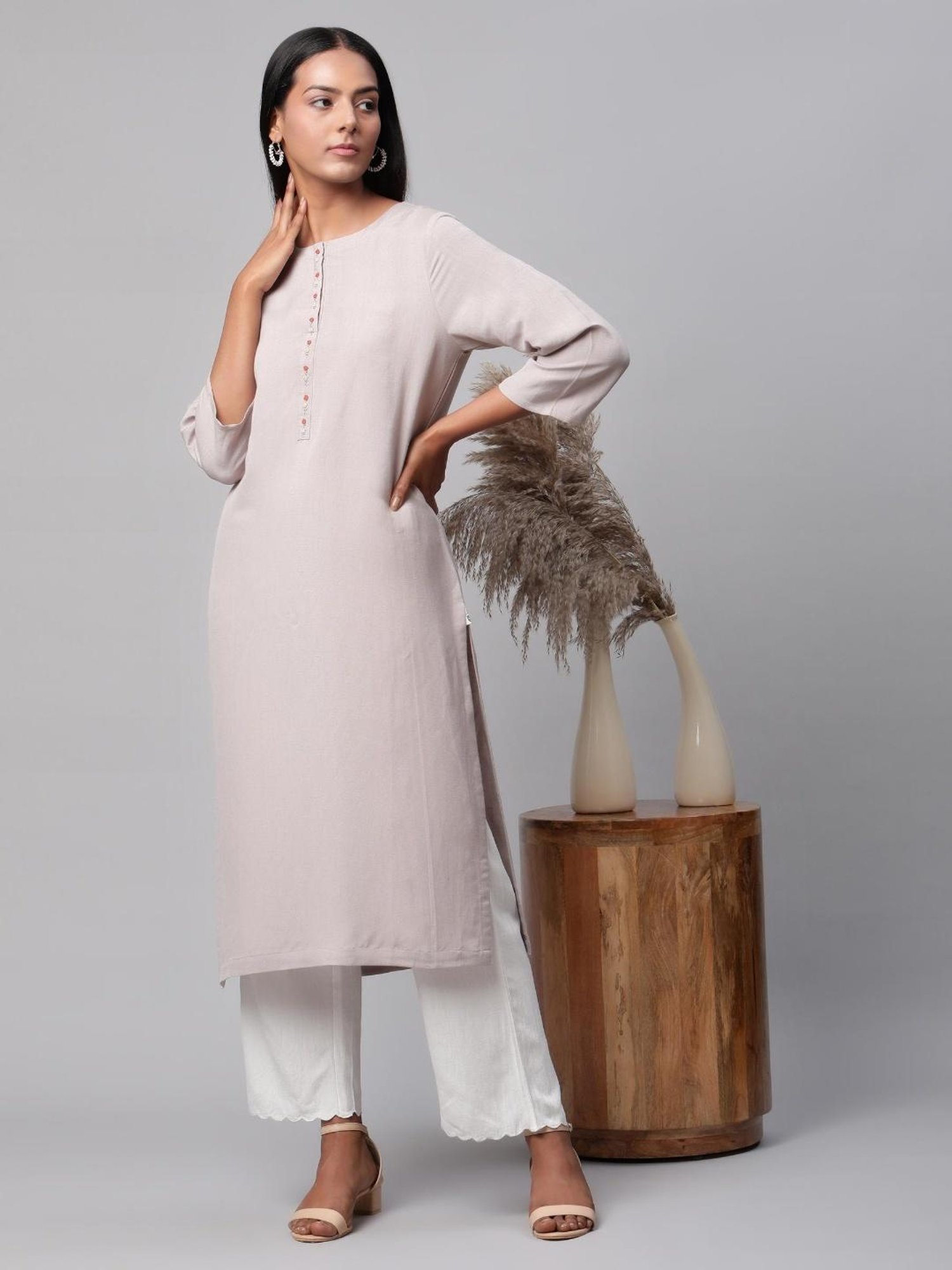 Linen Club Women Grey Embroidered Kurta