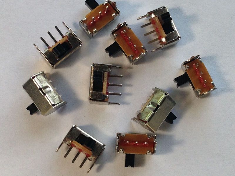 BEARCAT 880 CB Radio with 40 Channels and Large EasytoRead 7Color LCD Display with Backlighting Backlit Control KnobsButtons NOAA Weather Alert PACB Switch and Wireless Mic Compatible