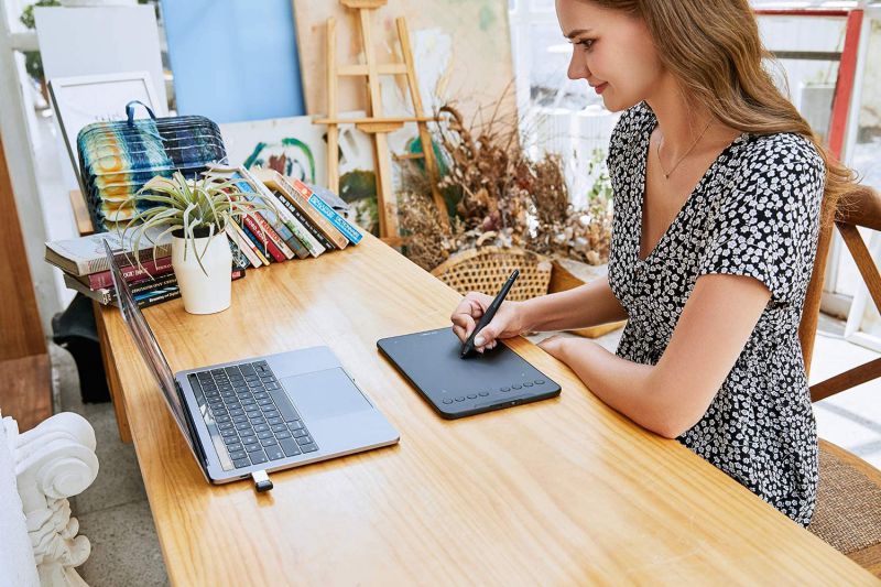 UGEE M708 10 x 6 inch Smart Graphics Tablet for Digital Writing / Painting