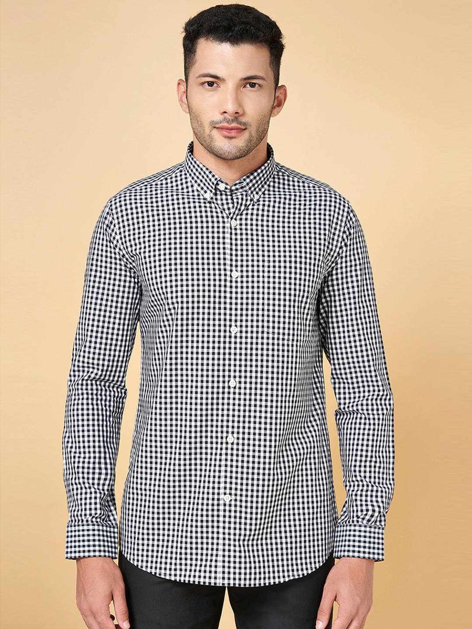 Peregrine by Pantaloons Black Cotton Slim Fit Checks Shirt