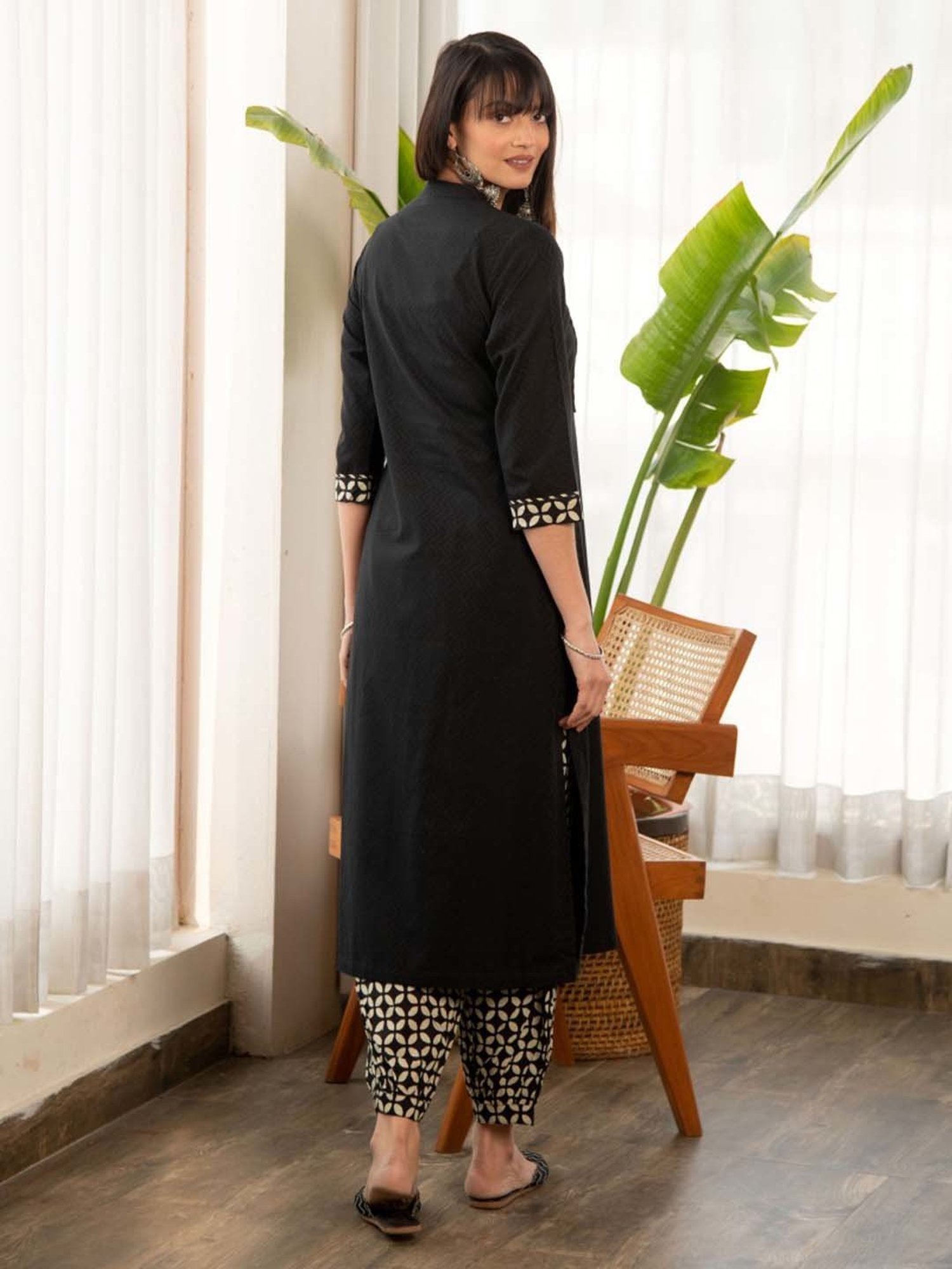 Ekohum Black Dobby Straight Kurta Flower Print Afghani and Pant Set