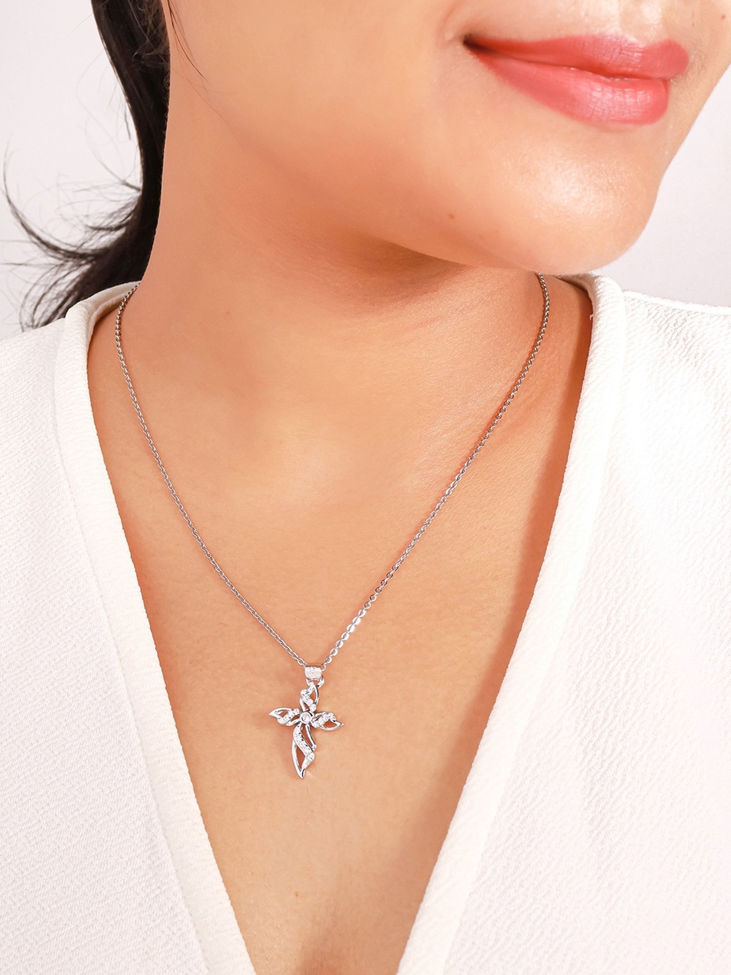 Silberry 92.5 Sterling Silver Divine Cross Pendant with Chain