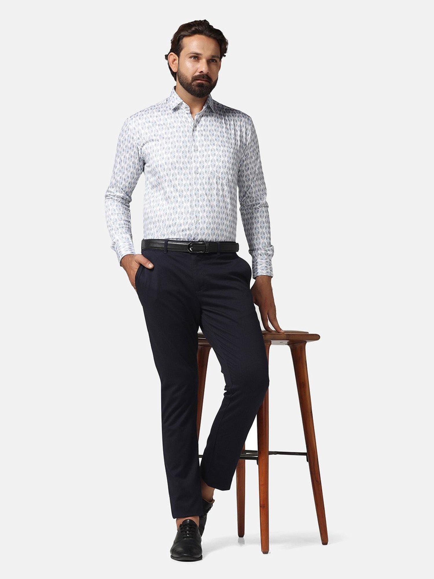 TAHVO White Slim Fit Printed Shirt