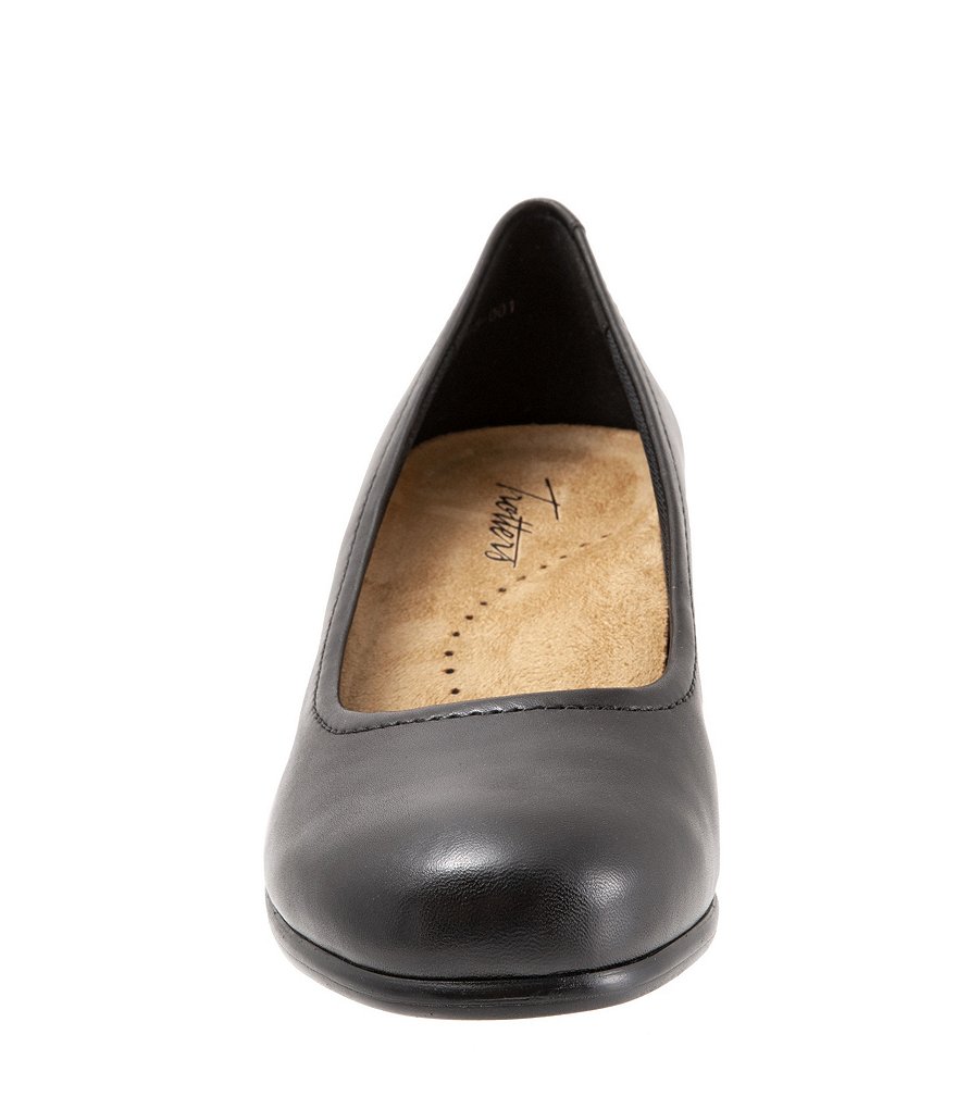 Trotters Winnie Leather Wedge Pumps