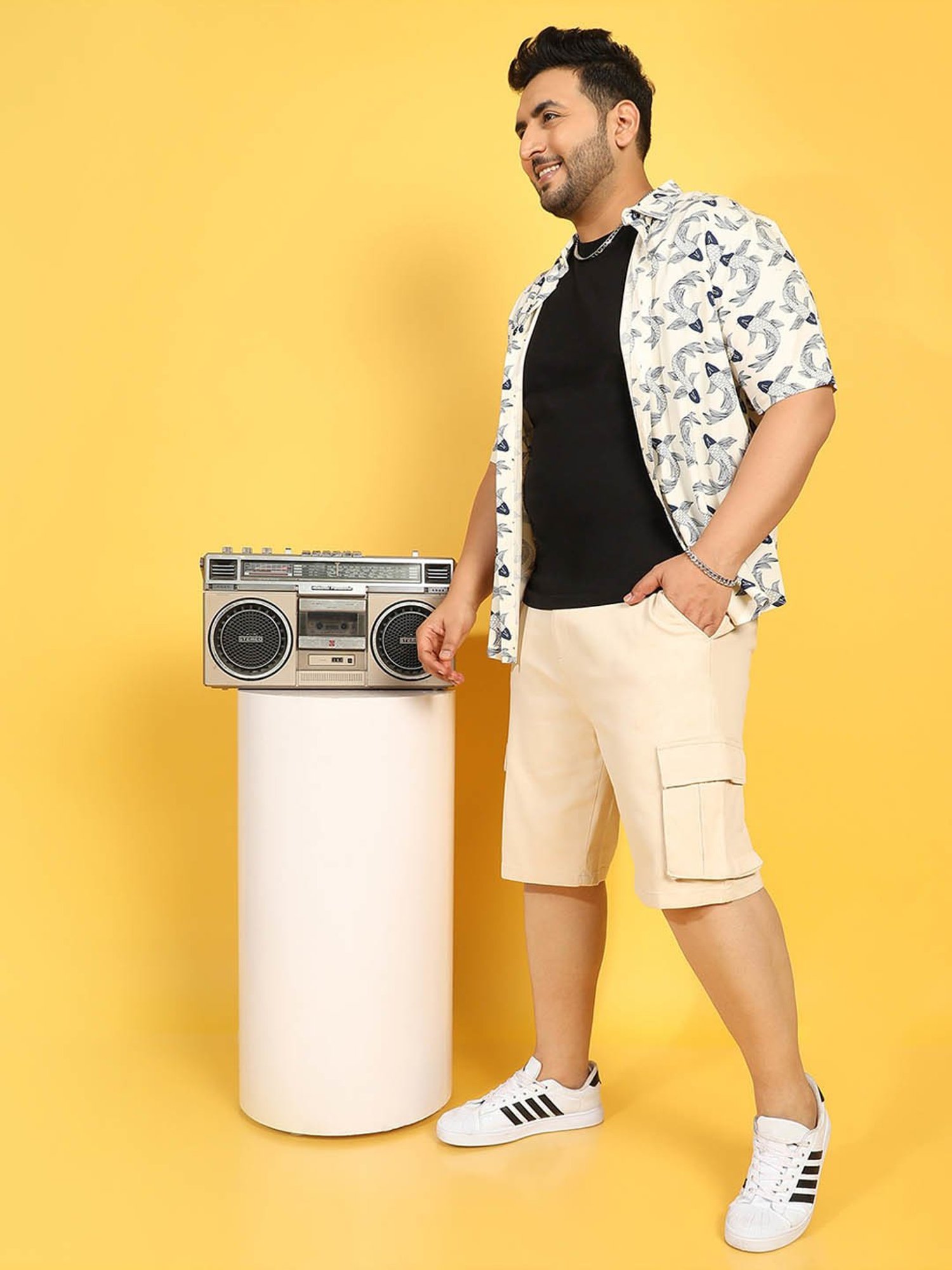 Instafab Plus Beige Regular fit Plus Size Cargo Shorts