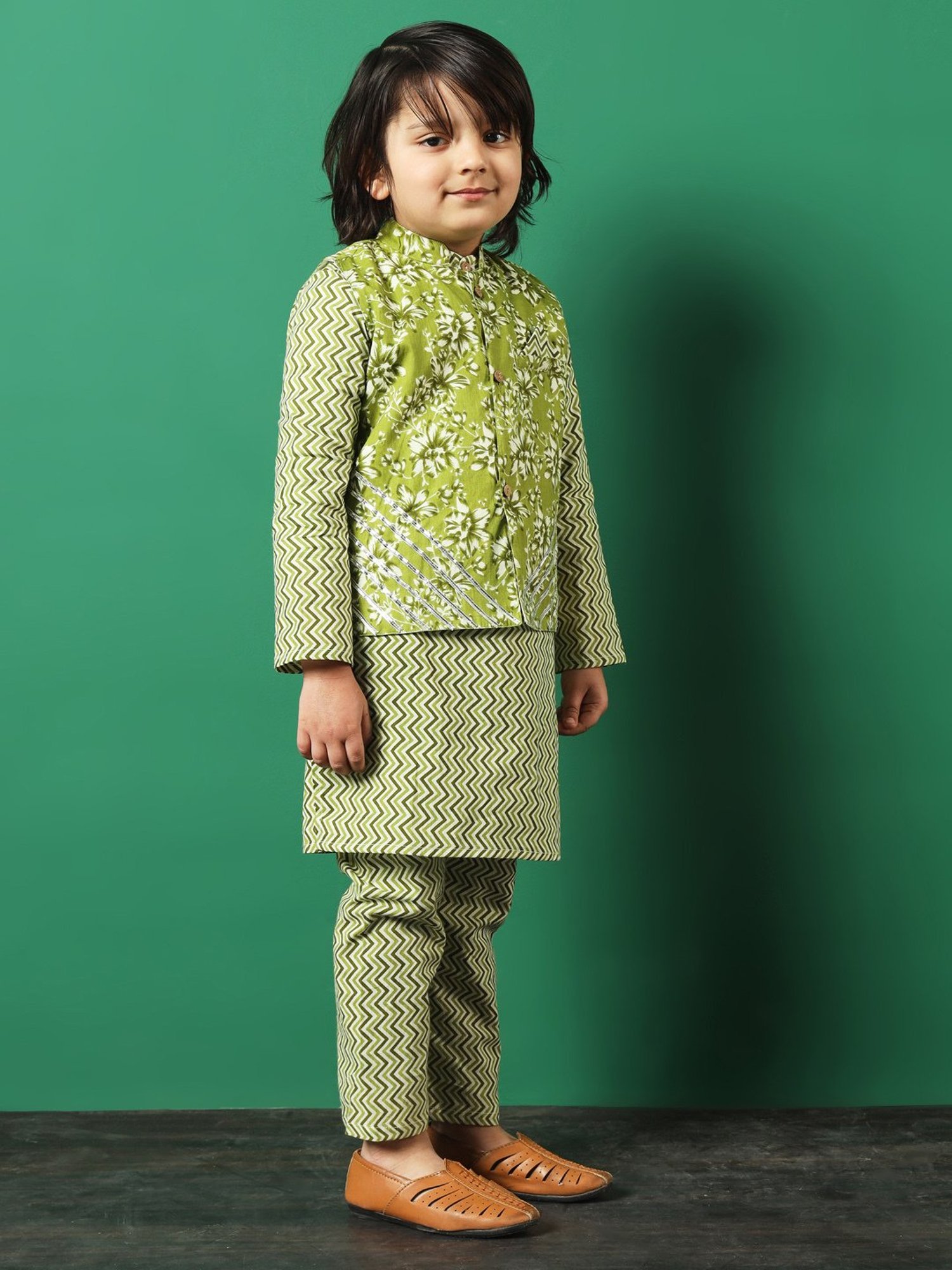 READIPRINT FASHIONS Kids Green Printed Full Sleeves Kurta, Pyjamas with Jacket