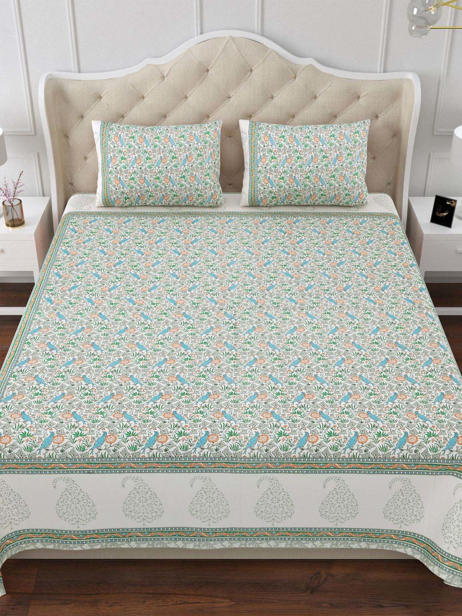 Aapno Rajasthan Rajputana Aviary Multicolor Cotton 140 GSM Double Bedsheet With 2 Pillow Cover