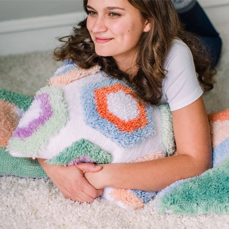 LoRan Latch-Stitch Hexagonal Pillow Kit
