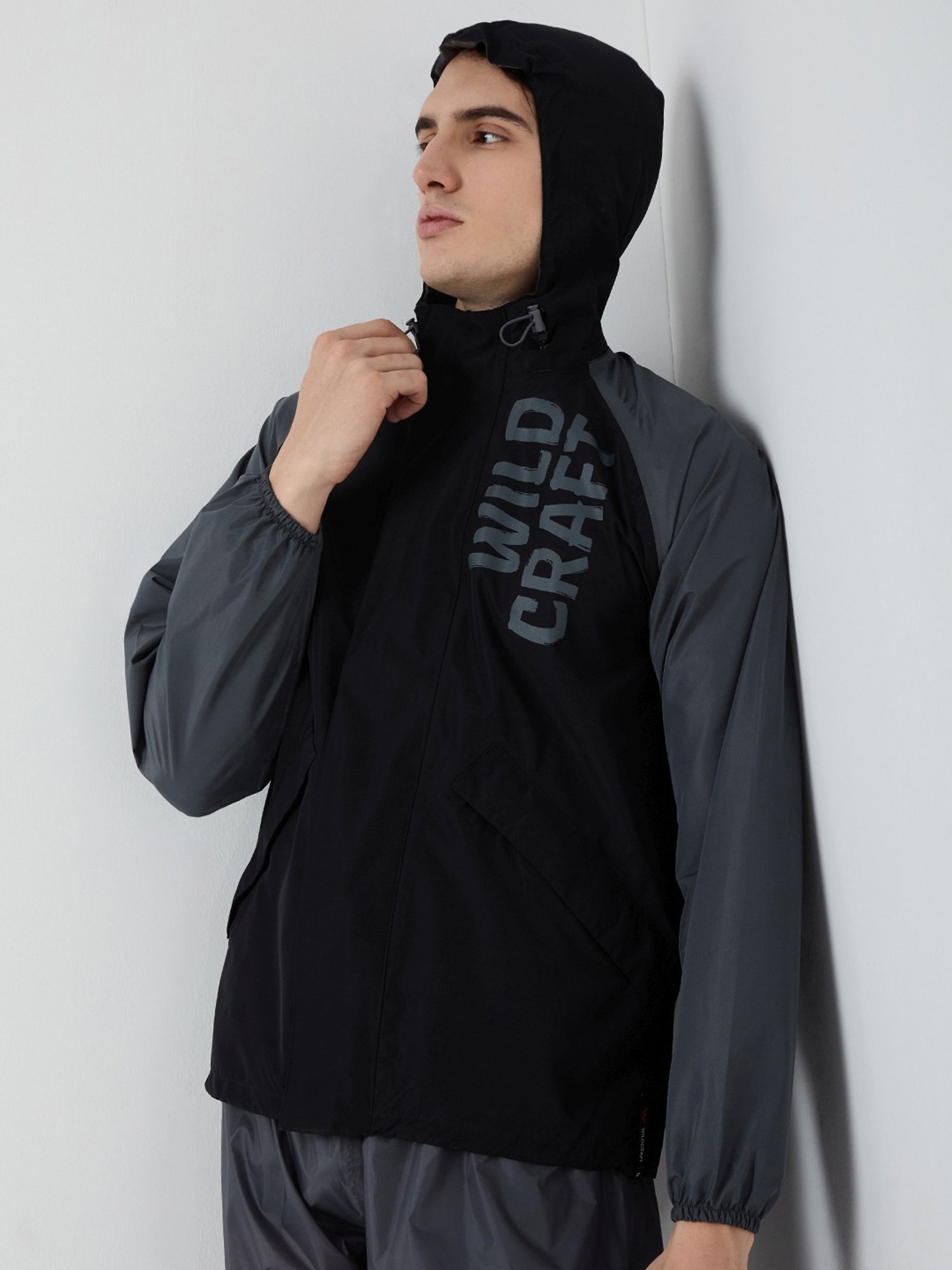 Wildcraft Black & Dark Grey Regular Fit Colour Block Raincoat Set