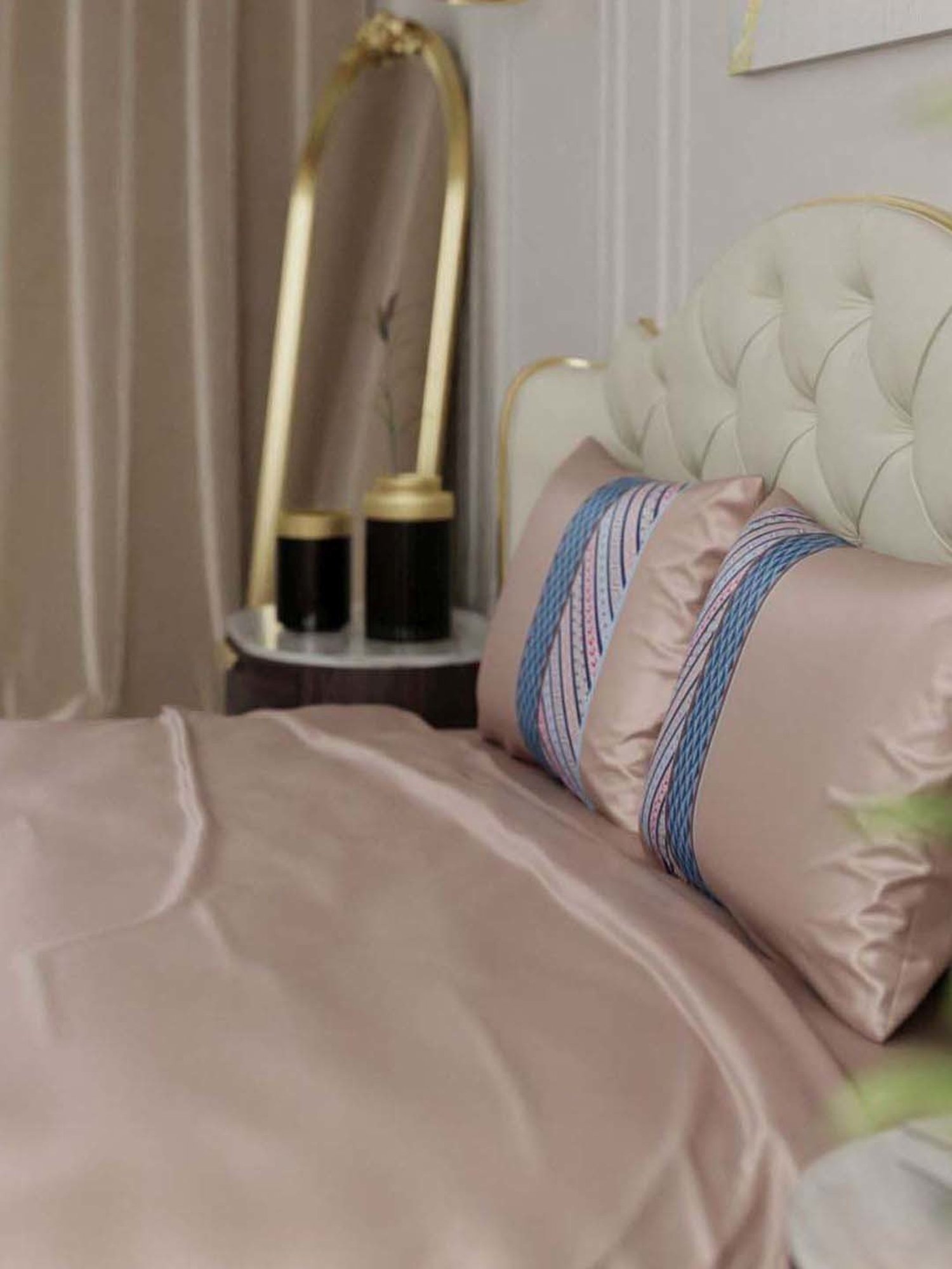 Stoa Paris Black Polyester 300 TC Chateau Charisma Double Bed Sheet With 2 Pillow Covers