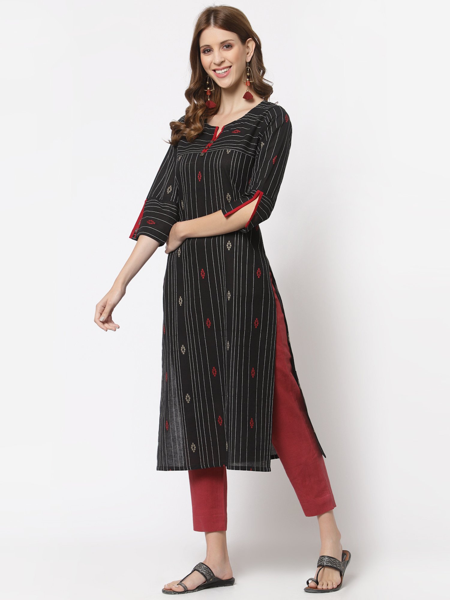 Kami Kubi Black Embroidered Straight Kurta