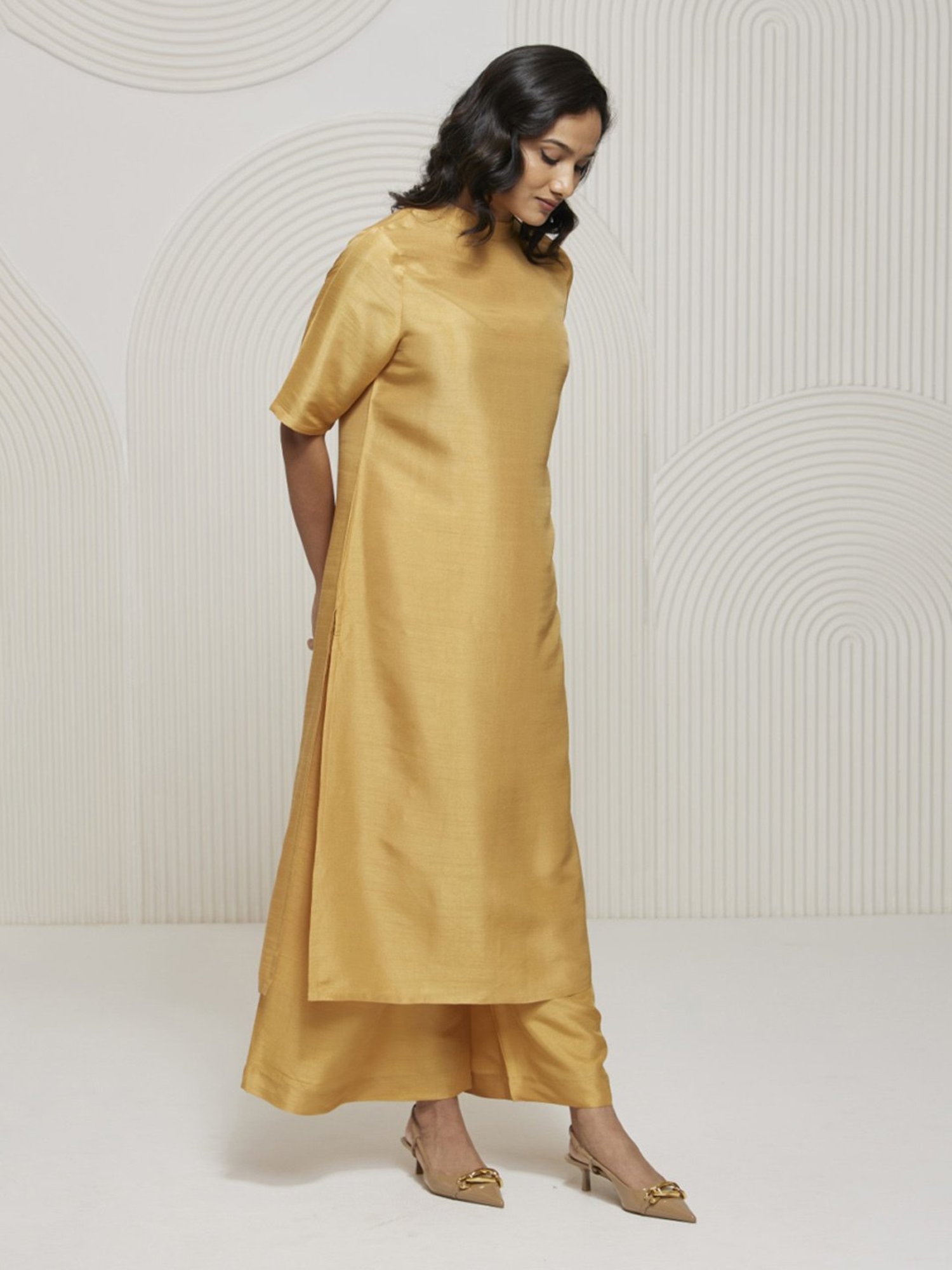 Artagai Gold Earth Elevated Basics Round Neck Kurta With Back Inverted Box Pleat & Wide Leg Trouser