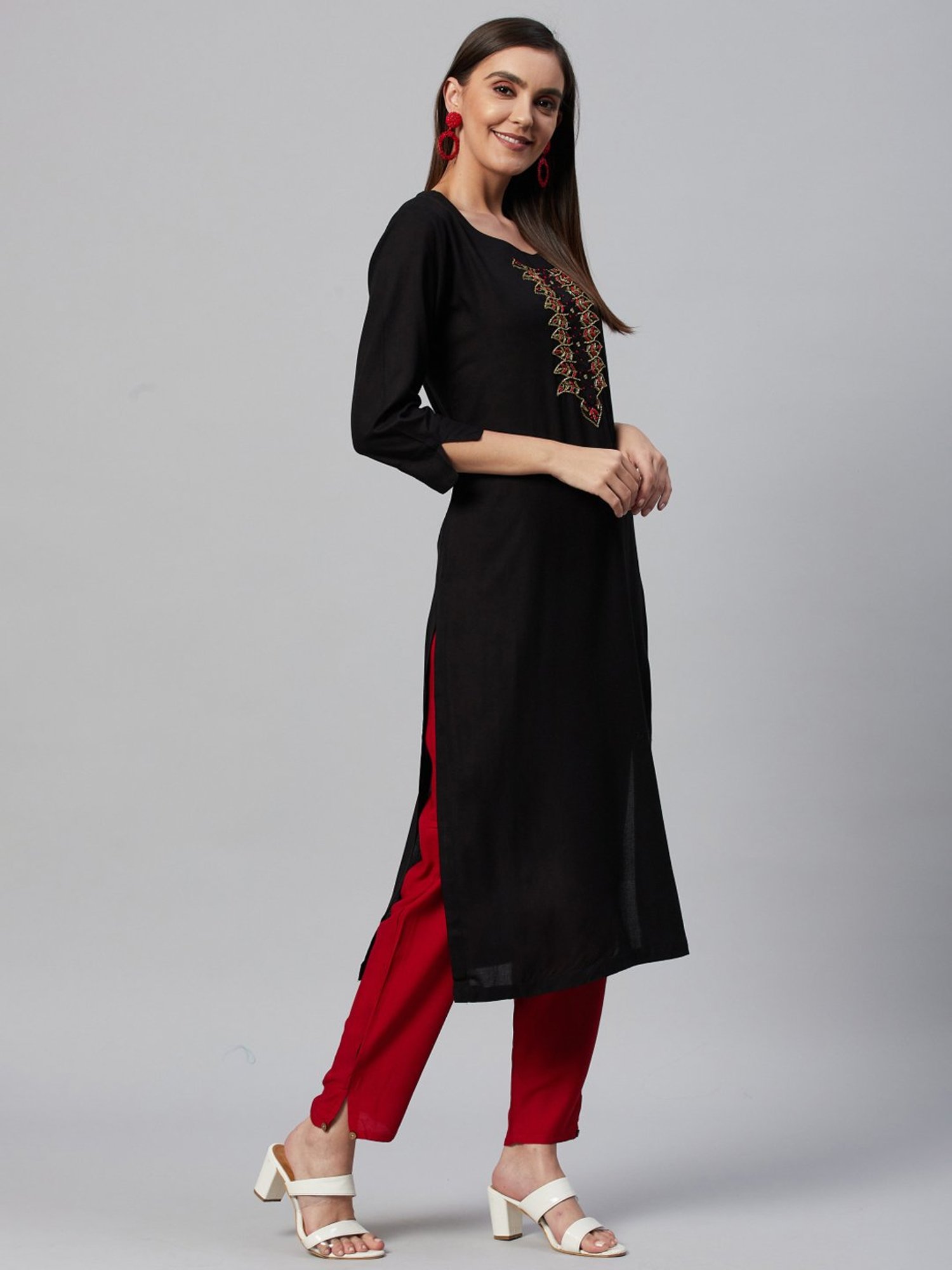 HIGHLIGHT FASHION EXPORT Black Embellished Straight Kurta