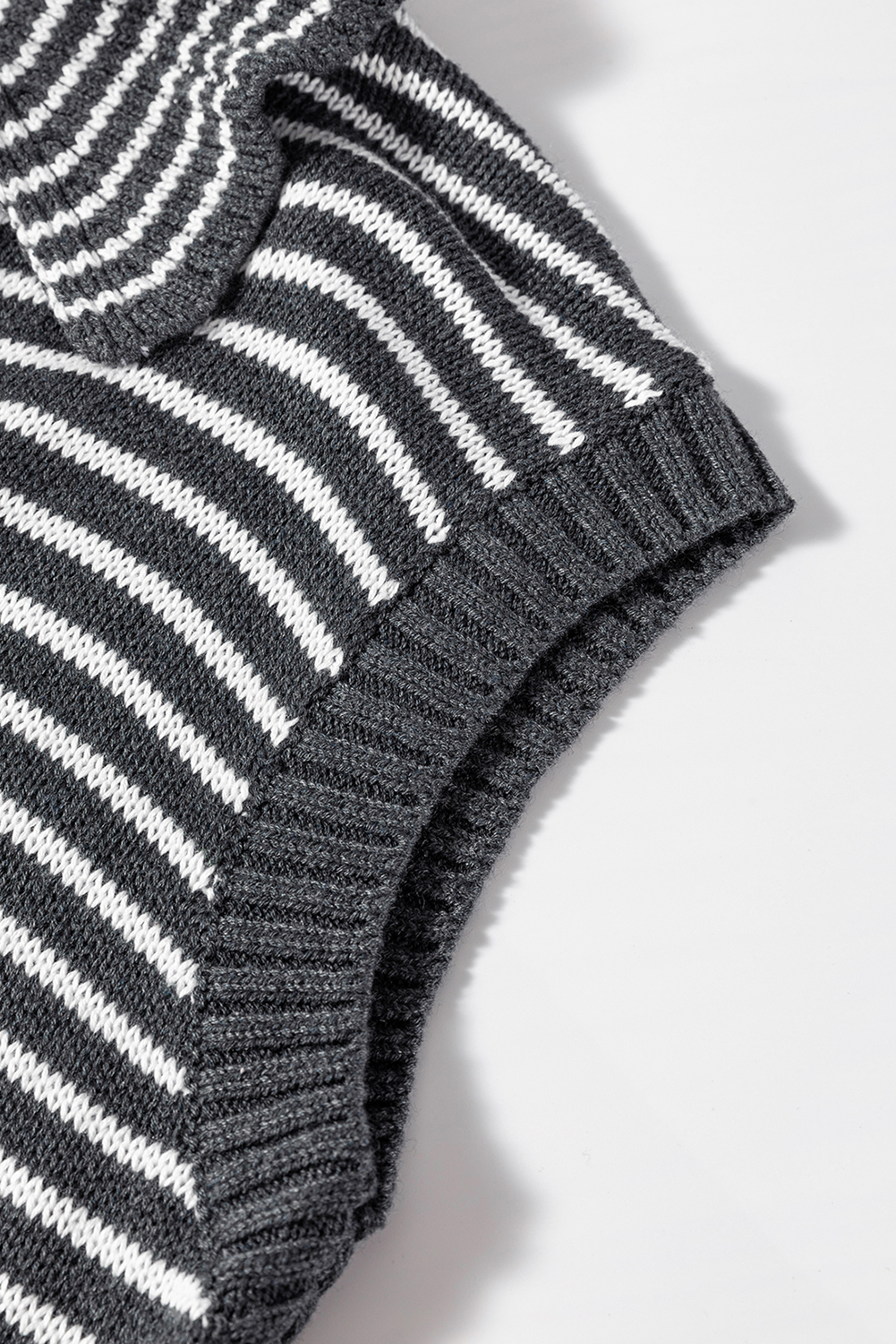 Light Blue Checkered Color Block Crew Neck Short Sleeve Sweater